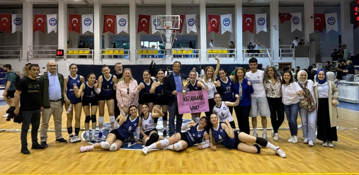 Voleybol Takımımızın Şampiyonluk Gururu